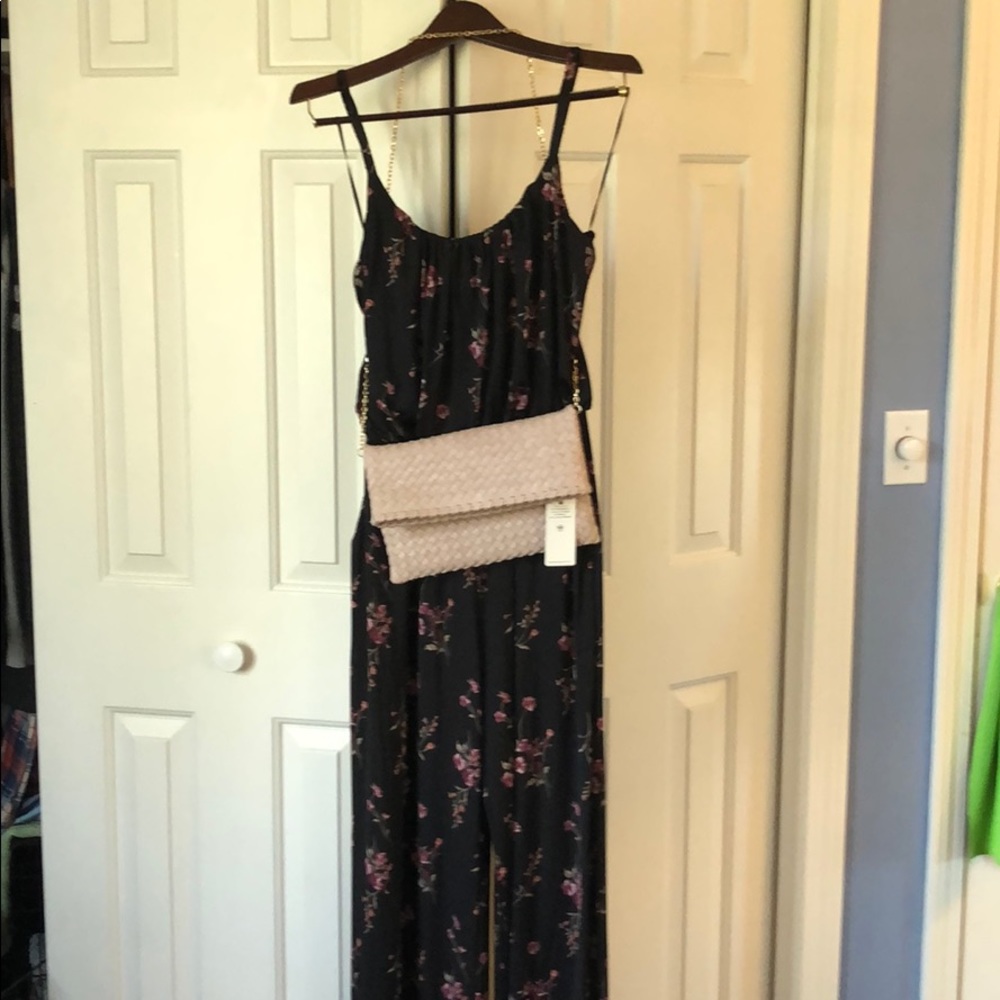 Jumper with matching pocket book